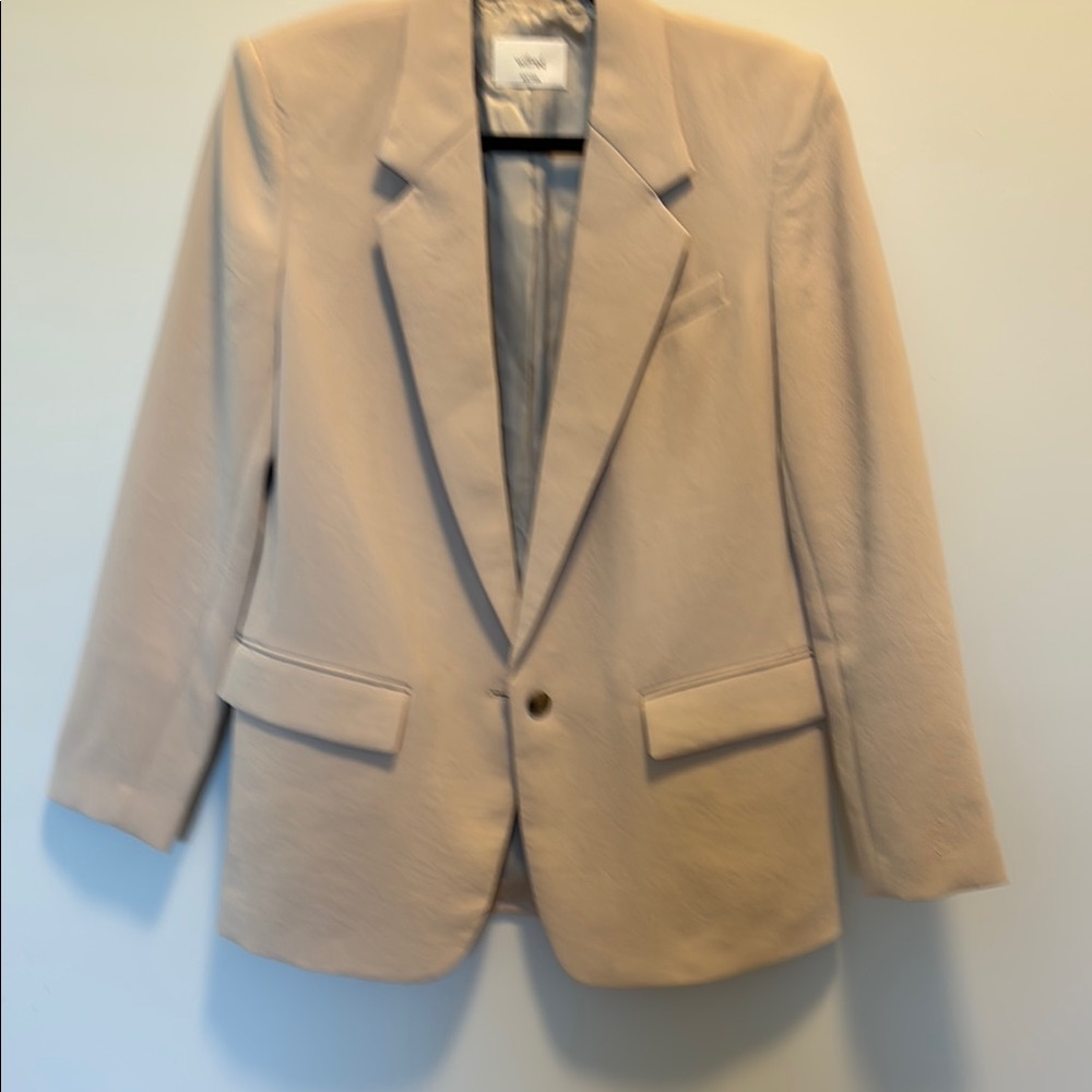 Aritzia Cream Blazer